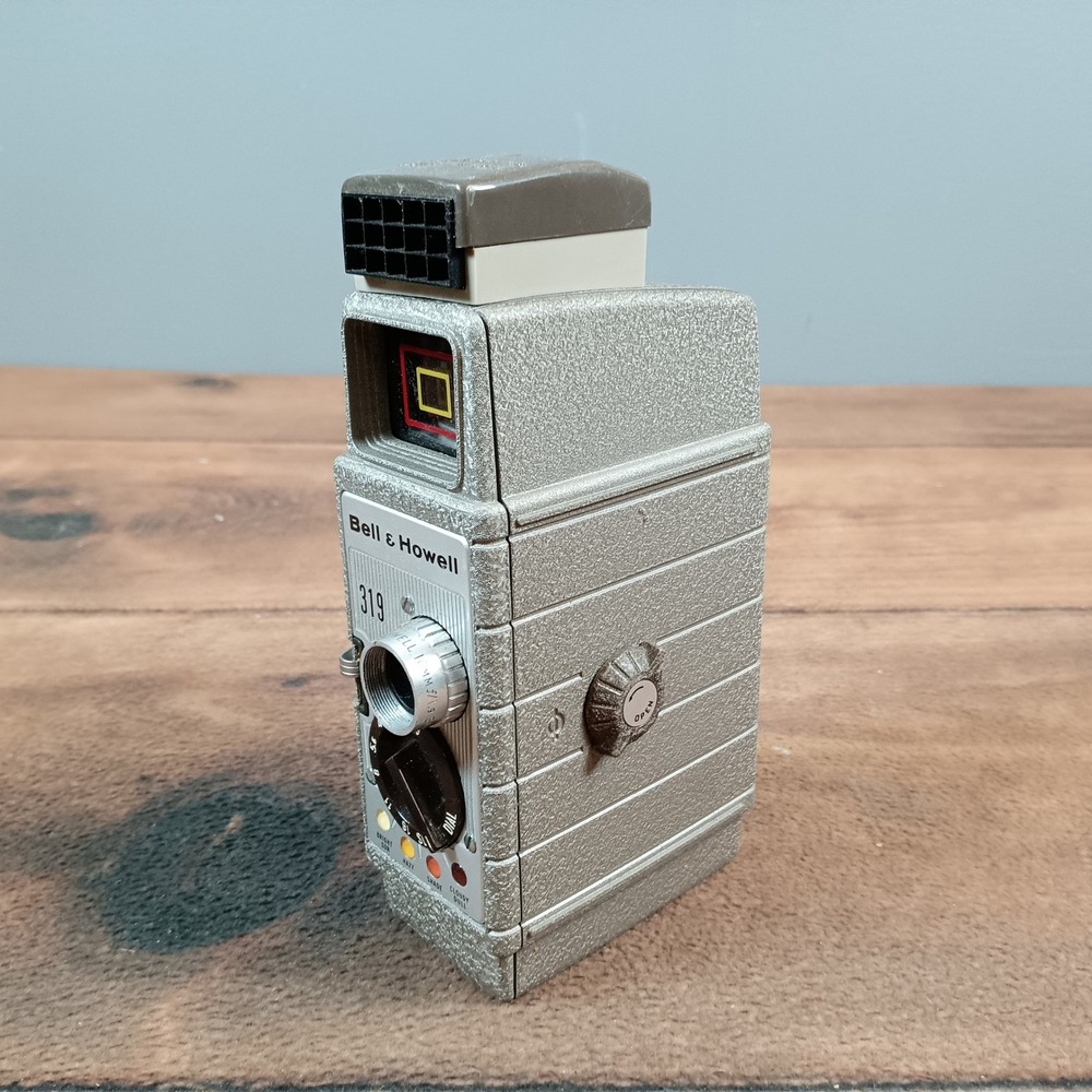 Bell & Howell 319 8mm Movie Camera Grey Good Vintage Sun Dial with Case - Picture 3 of 13